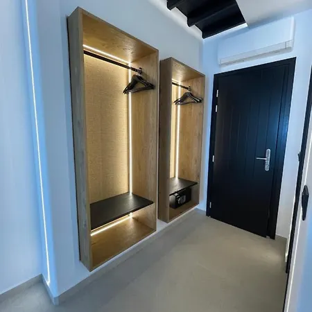 アパートホテル Seethrough Mykonos (adults Only) 4*